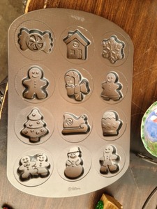 Christmas Servingware