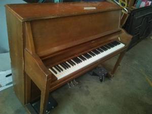 SOHMER Piano, Keys in good condition,