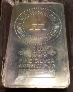 lot 06 image: 10 TROY OZ. .999 FINE SILVER BAR ROYAL CANADIAN MINT