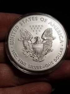 lot 18-A image: 2021 AMERICAN SILVER EAGLE 1 TROY OZ. .999 FINE SILVER IN AIRTITE