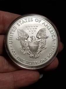 lot 40-A image: 2021 AMERICAN SILVER EAGLE 1 TROY OZ. .999 FINE SILVER IN AIRTITE