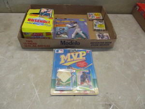 lot 15 image: Baseball Cards