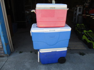 lot 23 image: 3 Coolers
