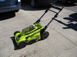 lot 28 image: Ryobi 40V Mower