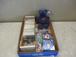 lot 36 image: Football Cards and Collectibles