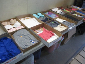 lot 90 image: Teenage Girls Clothes