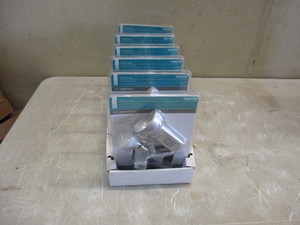 lot 99 image: 6 New Clip On Lights