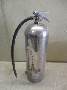 lot 100 image: Water style Fire Extinguisher