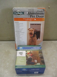 lot 106 image: Pet doors