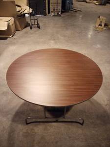 Iceberg Premium Wood Laminate Folding Table - Mahogany Round, Melamine Top - 0.75 Table Top Thickness x 60 Table Top Diameter - Steel, Wood