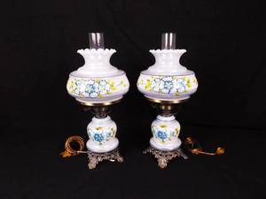 2 WORKING L&ampL WMC 1973 Gone With The Wind Hurricane Lamps