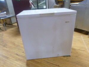 White Westinghouse Chest Freezer
