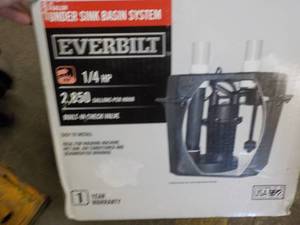 lot 213 image: Everbilt 14 hp submersible sump pu...