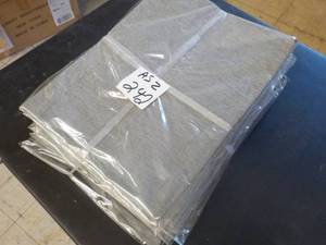 lot 242 image: 10 C & California size S grey tops...