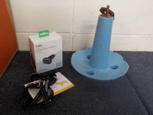 lot 259 image: dog harness, 10 lb. anchor, and car...