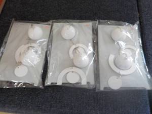 lot 263 image: 3 hanging dcor...