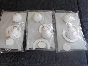 lot 264 image: 3 hanging dcor...