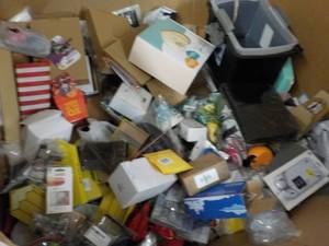 lot 276 image: pallet leftovers...