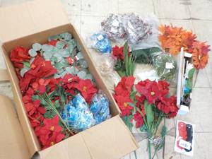 lot 298 image: artificial flowers and dcor...