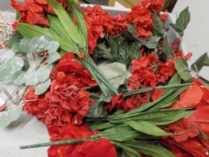 lot 398 image: artificial flowers  ...