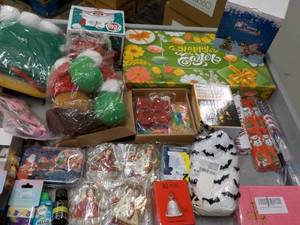 lot 399 image: seasonal dcor...