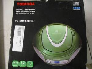 lot 14 image: Toshiba portable CD player and radi...