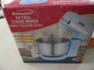 lot 24 image: Brentwood blue retro stand mixer 3....