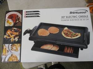 lot 30 image: Brentwood 20 electric griddle...