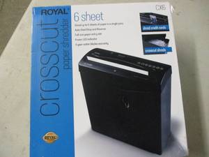 lot 39 image: Royal Crosscut 6-sheet paper shredd...
