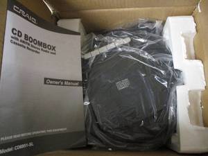 lot 40 image: Craig CD and radio boombox, silver...