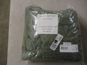 lot 94 image: mason furniture throw, chair 70x90...