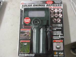 lot 111 image: Bell Howell solar animal repellor, ...