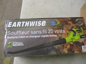 lot 149 image: Earthwise 20 volt cordless leaf blo...