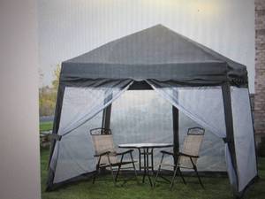Folding pop-up screen house, missin...