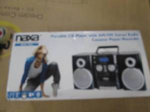 Naxa NPA-426 PORTABLE CD Player wit...