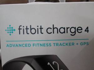 Fitbit Charge 4, no charger box unt...