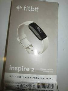 Fitbit inspire 2, powers on...