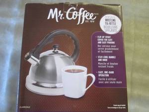 lot 59 image: Mr.Coffee 2.2-Quart Whistling Tea K...