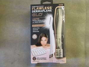 lot 26 image: Finishing Touch Flawless Dermaplane...
