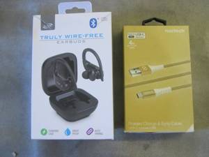 lot 28 image: iLive Truly Wire Free Earbuds, Brai...