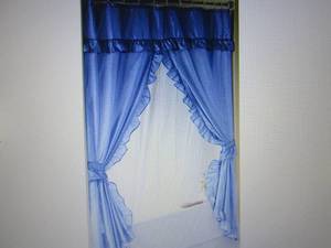 lot 31 image: Starlite Swag Shower Curtain ...