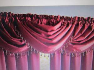 lot 33 image: 2 Bridget 48Wx37L Valance Retail ...