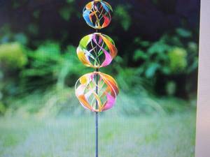 lot 61 image: 3-tier Colorful Wind Spinner open b...