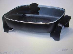 lot 63 image: Elite 8-Quart Jumbo Electric Skille...