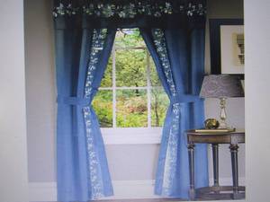 lot 74 image: Fairfield 5-Piece Window Set 55x66 ...