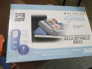 lot 163 image: Mattress Genie Twin open box Retail...