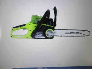 lot 113 image: Earthwise 40V Lithium Ion Chain Saw...
