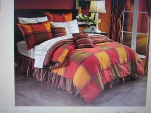lot 139 image: 20-Piece Bonanza Bedding Sets Queen...