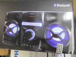 lot 154 image: Magnavox Bluetooth 3 Piece CD Shelf...