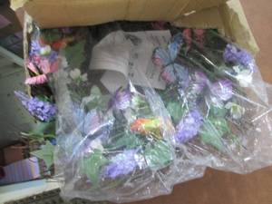 lot 212 image: Lighted Butterfly Wreath open box, ...